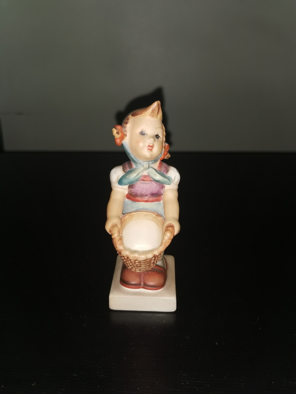 Geobel Hummel Figurine Little Helper #73 TMK-3, 4.5" Tall, W-Germany